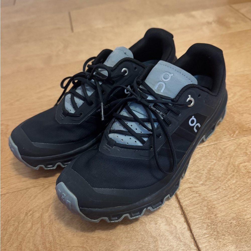 On Running Black and Gray Athletic Shoes